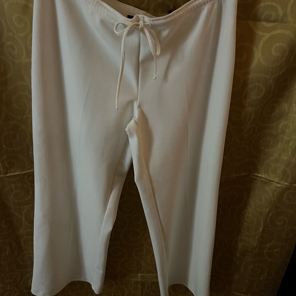 White capris pants size L